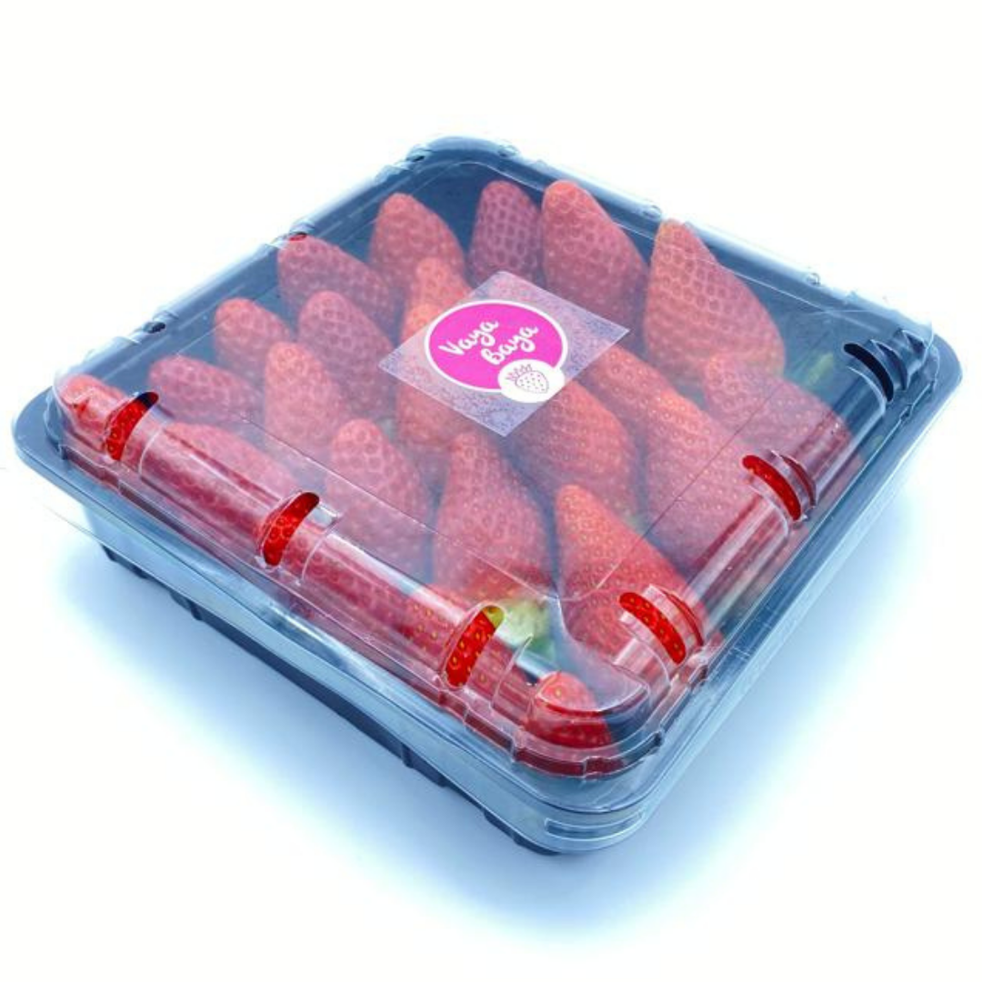 Caja de fresas 0.5 kg. 1 Caja de fresas 0.5 kg.